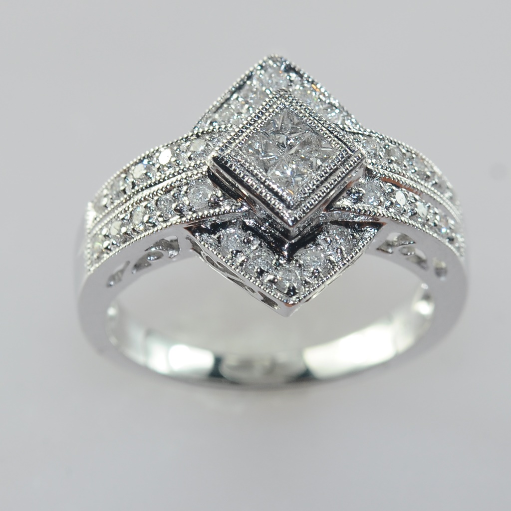 14kt Diamond Ring
